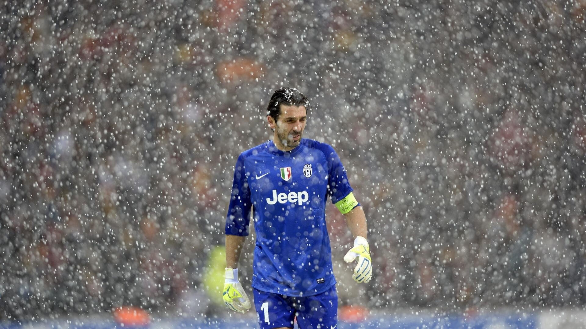 勇士训练后全队合唱放松情绪，勇士队音乐